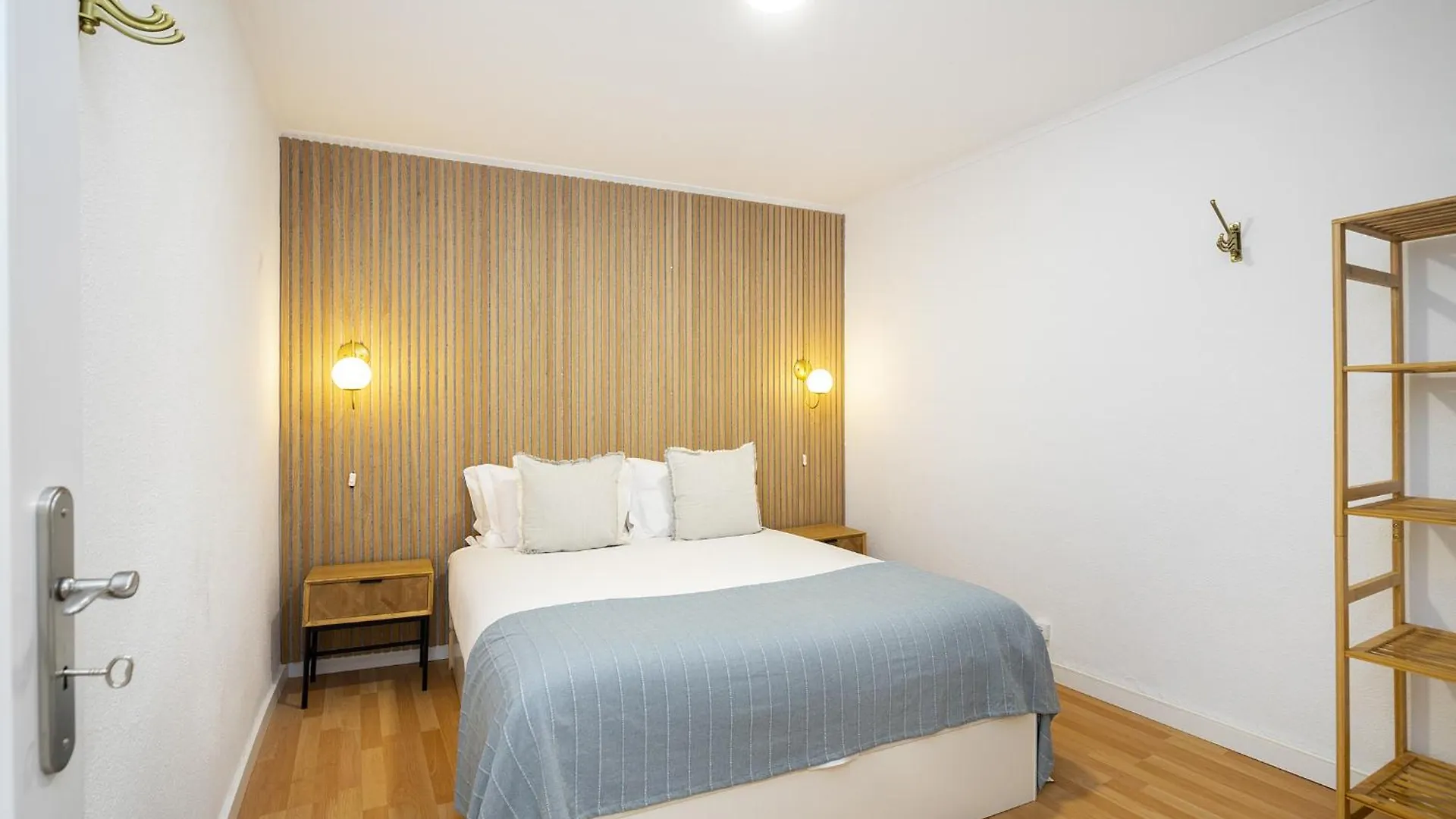 Whome Stylish Family Residence In The Heart Of Chiado Lizbona