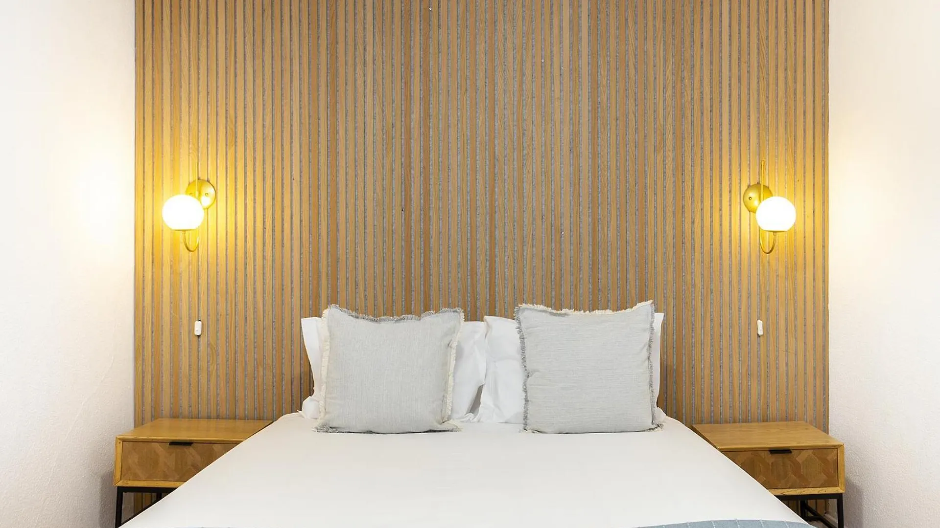 Whome Stylish Family Residence In The Heart Of Chiado Lizbona Apartament